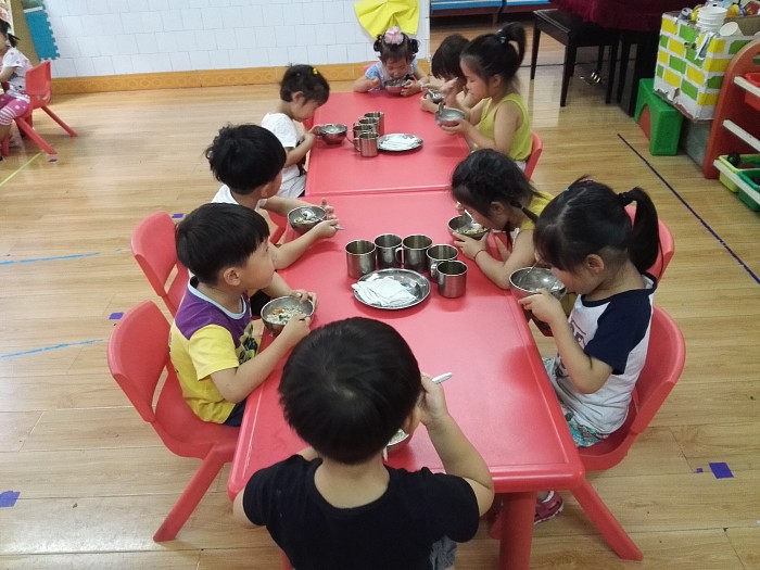 鸿鹰小三班