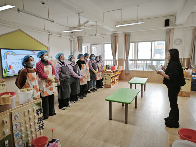 守护萌娃健康，筑牢防护屏障 ——平顶山市平东幼儿园举办保育老师消毒技能比赛
